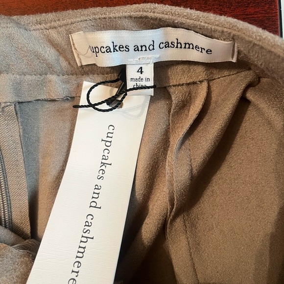 NWT Cupcakes & Cashmere Sz 4 Faux Suede Leather Shorts - Picture 5 of 7